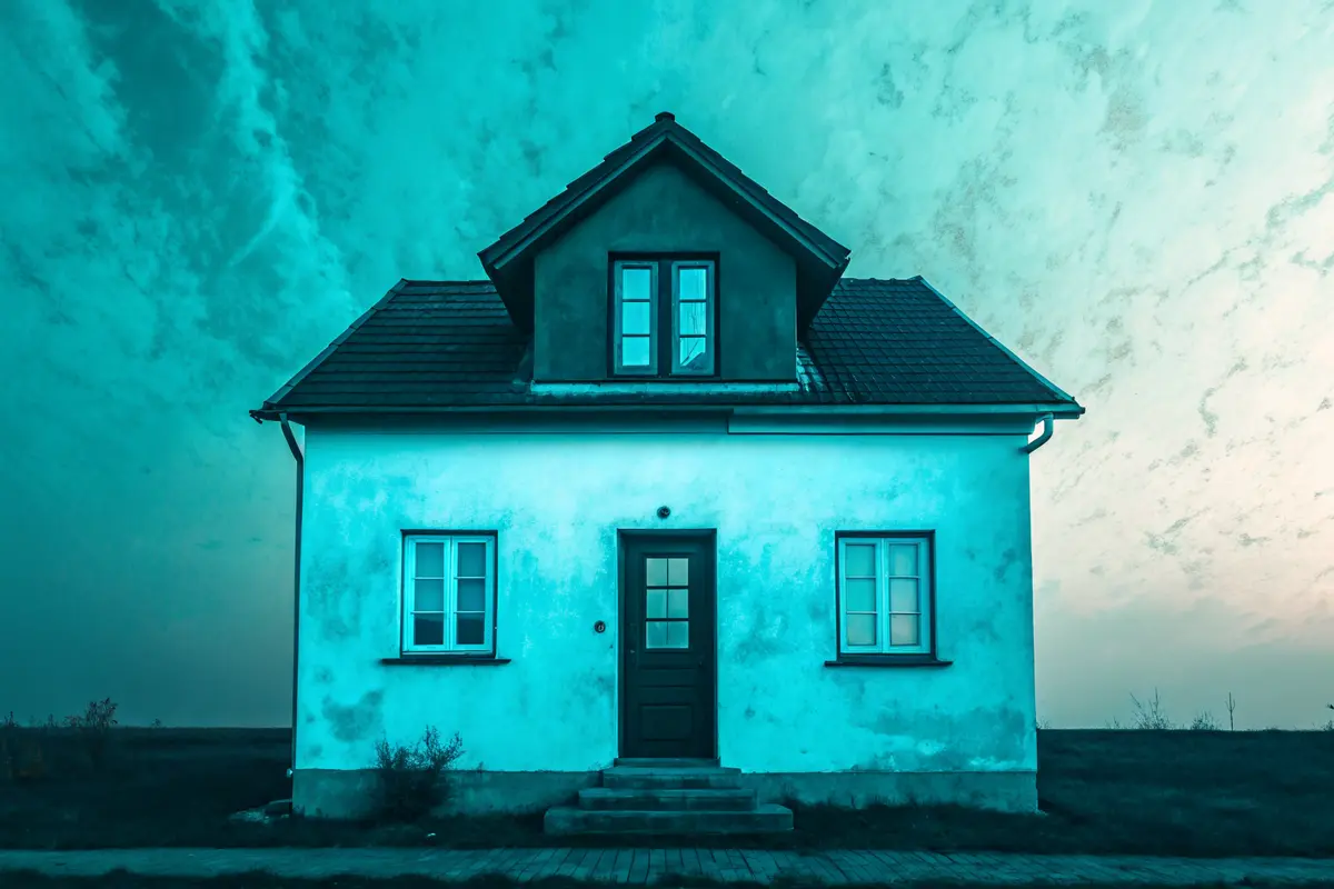 Pente minimum pour toiture en bac acier, les valeurs fiables selon le type de couverture